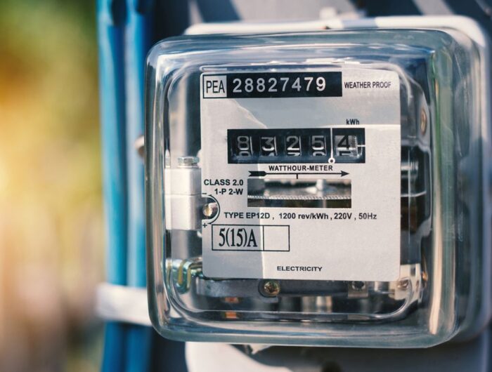 Ilustrasi meteran listrik. Tarif listrik Januari, Februari, dan Maret 2025. Tarif listrik per kWh terbaru. Diskon listrik 50 persen pada Januari dan Februari 2025.(Shutterstock/Sunshine Studio)