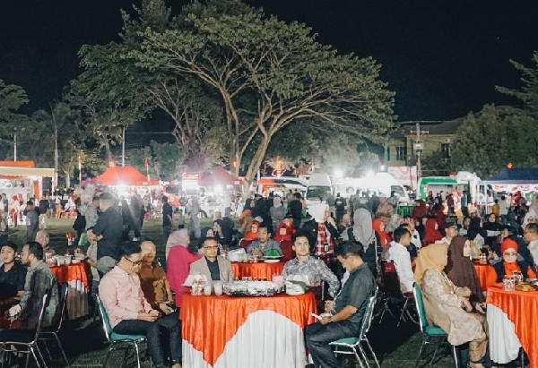 Meriah, Silaturahmi HUT ke-80 RI di Polman dengan Hiburan Passayang Sayang dan Stand Kuliner UMKM