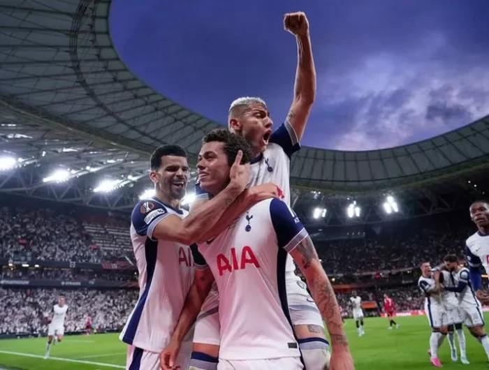Pemain Tottenham Hotspur merayakan gol pada laga sebelumnya, menjadi modal semangat jelang menghadapi PSG di final Piala Super Eropa 2025.