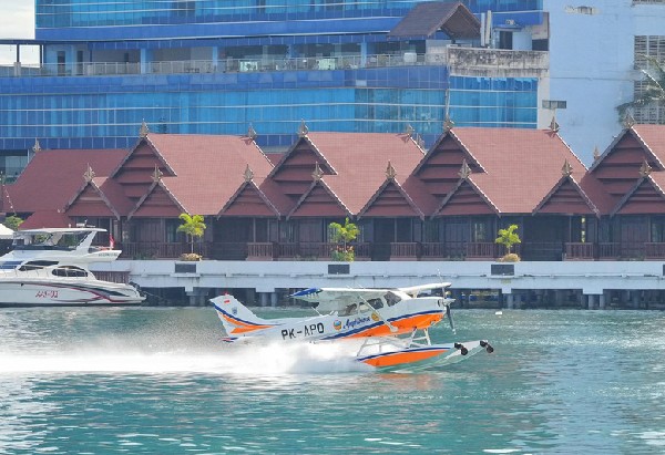 Pemprov Sulsel Resmikan Uji Coba Seaplane, Dorong Akses Layanan dan Wisata Kawasan Kepulauan