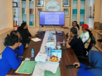 Pemerintah Provinsi Sulawesi Barat memperkuat sinergi dengan berbagai pihak untuk meningkatkan pelayanan publik, khususnya ketertiban dan ketentraman masyarakat (Tibumlinmas), Jumat (15/8/2025).