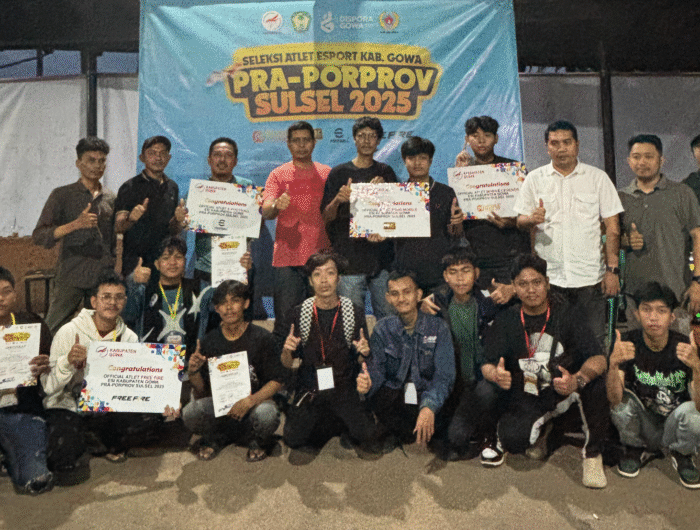 Para atlet Esports Kabupaten Gowa berfoto bersama usai penetapan skuad resmi yang akan mewakili Gowa pada ajang Pra-Porprov Sulsel 2025. Kegiatan seleksi berlangsung di RTH Lapangan Syekh Yusuf, Kabupaten Gowa, Minggu (17/8/2025) malam.