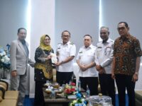 Panitia Seleksi (Pansel) Sekretaris Daerah Provinsi Sulawesi Barat (Sulbar) merampungkan seluruh tahapan seleksi dan menyerahkan tiga nama kandidat kepada Gubernur Sulbar, Suhardi Duka, Rabu (13/8/2025)