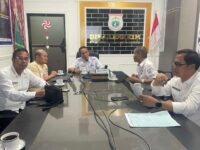 Dalam rangka menuntaskan persoalan aset tanah Polda Sulawesi Barat (Sulbar) yang terselesaikan, Badan Pengelolaan Keuangan dan Pendapatan Daerah (BPKPD) Sulbar bersama Dinas Perumahan dan Kawasan Permukiman (Perkim) Sulbar menggelar rapat koordinasi di ruang rapat kantor Dinas Perkim Sulbar, Rabu (13/8/2025).