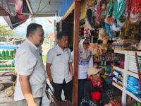 Dinas Koperasi dan UKM, Perindustrian dan Perdagangan (Koperindag) Provinsi Sulawesi Barat menindaklanjuti aduan masyarakat terkait dugaan ketidaksesuaian takaran beras, Rabu (13/8/2025)