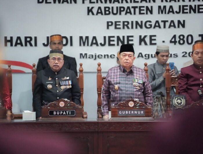 Humas Pemprov, Wakil Gubernur Sulawesi Barat, Mayjen TNI (Purn) Salim S. Mengga, menghadiri Rapat Paripurna Istimewa DPRD Kabupaten Majene dalam rangka memperingati Hari Jadi ke-480 Majene di ruang rapat utama DPRD, Jumat (15/8/2025).
