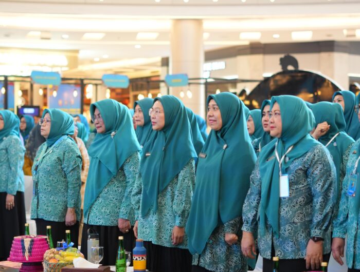  Pengurus TP PKK Kota Makassar hadir dalam Gebyar PKK di Trans Studio Mall, menandai Hari Kesatuan Gerak PKK ke-53, Jumat (22/8/2025). 