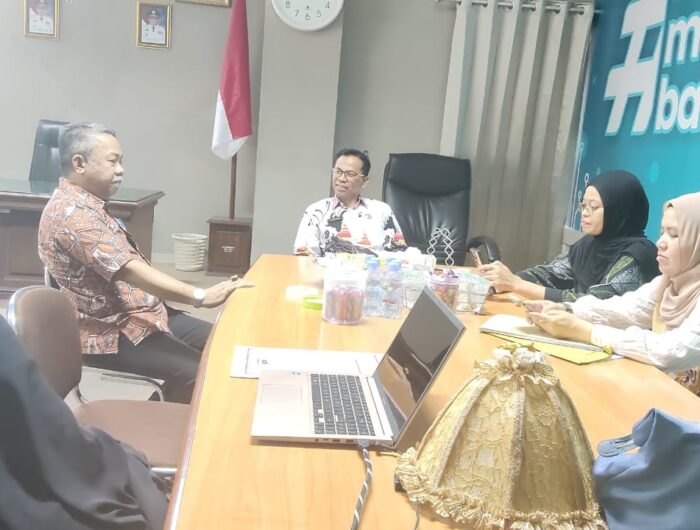 Sekda Pasangkayu Zain Machmoed bersama rombongan saat melakukan koordinasi dengan Biro Organisasi Setda Sulbar terkait rencana launching Mall Pelayanan Publik (MPP), Kamis (21/8/2025).