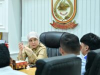 Wakil Wali Kota Makassar, Aliyah Mustika Ilham, saat menerima audiensi pengurus Karang Taruna Kota Makassar di ruang kerjanya, Senin (25/8/2025).