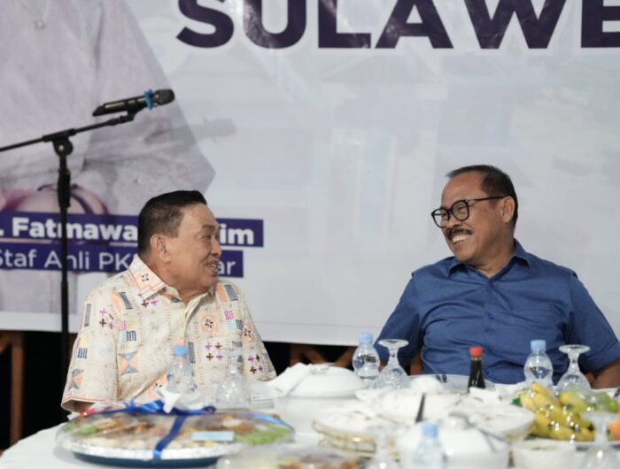 Sumber Foto: Pemprov Sulbar, Wakil Gubernur Sulbar, Salim S Mengga, berbincang akrab dengan Gubernur Sulbar, Suhardi Duka (SDK), dalam acara syukuran ulang tahun ke-74 Wagub di Mamuju, Sulawesi Barat, Minggu (24/8/2025).