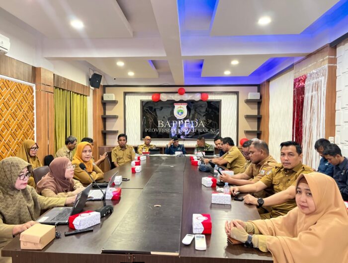 Sumber Foto : Humas Pemprov, Tim Pengendalian Inflasi Daerah (TPID) Sulbar mengikuti Rapat Koordinasi Pengendalian Inflasi Daerah di Ruang Rapat Bapperida Provinsi Sulawesi Barat, Senin (25/8/2025).