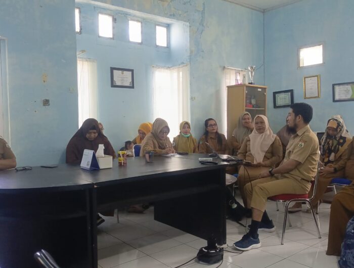 Sumber Foto : Humas Pemprov, Suasana kegiatan penguatan Quick Wins Sulbar Sehat di Kantor Dinkes Kabupaten Mamuju, Jl Pemuda Kelurahan Binanga, Mamuju, Sulbar, Selasa (26/8/2025).