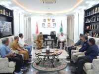 Sumber Foto : Humas Pemkot, Wali Kota Makassar, Munafri Arifuddin, menerima audiensi dari pengurus Persatuan Wartawan Indonesia (PWI) Sulsel di Balai Kota Makassar, membahas agenda Rapat Kerja dan rencana peresmian kantor baru PWI Sulsel, Selasa (26/8/2025).