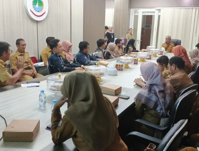 Sumber Foto : Humas Pemprov, Pertemuan Tim BPK RI Perwakilan Sulbar dan perwakilan Pemerintah Provinsi Sulawesi Barat di ruang rapat Sekretaris Daerah, membahas audit kinerja pendahuluan di sektor ketahanan pangan. Selasa (26/8/2025).