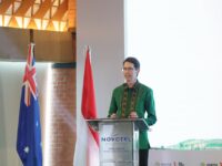 Sumber Foto : Humas Pemkot, Konsulat Jenderal Australia Todd Dias memberikan sambutan di peluncuran Program Inkubasi KINETIC-Next Kewirausahaan di Hotel Novotel Grand Shayla Makassar, Rabu (27/8/2025).