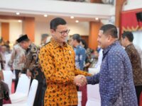 Sumber Foto : Humas Pemkot, Wali Kota Makassar, Munafri Arifuddin (kanan) dan Kepala Badan Pengawas Obat dan Makanan (BPOM) RI, Prof. Taruna Ikrar (kiri), usai menghadiri kegiatan penyuluhan keamanan pangan dalam rangka mendukung Program Makan Bergizi Gratis (MBG) di Rujab Gubernur Sulsel, Kamis (28/8/2025).