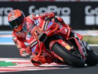 Sumber Foto : Okezone, Marc Marquez meraih kemenangan di MotoGP Hungaria 2025 di Sirkuit Balaton Park, Minggu (24/8/2025)