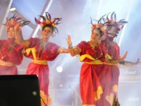 Ilustrasi, Momen di Manakarra Fair, Mamuju, dimeriahkan dengan atraksi budaya dan penampilan band legendaris setempat, The Manakarras. (19/12/2024)