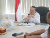 Sumber Foto : Humas Pemprov, Wakil Gubernur Sulbar, Salim S Mengga, memimpin rapat koordinasi tim Pencegahan dan Penanganan Stunting serta Kemiskinan Ekstrem Terpadu (Pastipadu) di ruang rapat Wakil Gubernur, Mamuju, Rabu (3/9/2025).