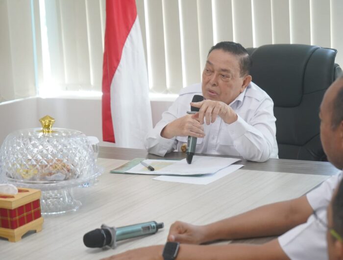 Sumber Foto : Humas Pemprov, Wakil Gubernur Sulbar, Salim S Mengga, memimpin rapat koordinasi tim Pencegahan dan Penanganan Stunting serta Kemiskinan Ekstrem Terpadu (Pastipadu) di ruang rapat Wakil Gubernur, Mamuju, Rabu (3/9/2025).