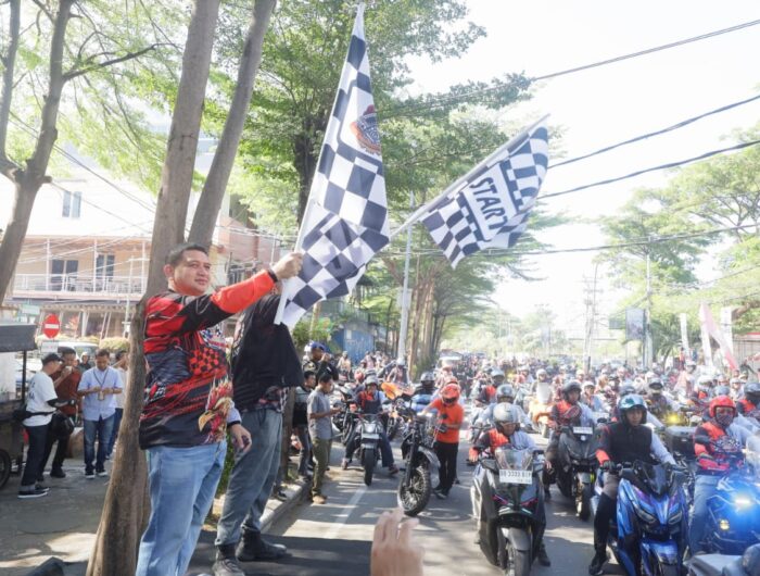 Sumber Foto : Humas Pemkot/Wali Kota Makassar, Munafri Arifuddin, melepas para bikers dari Harley Davidson Club Indonesia (HDCI) se-Nusantara di Anjungan Pantai Losari, Sabtu (6/9/2025).