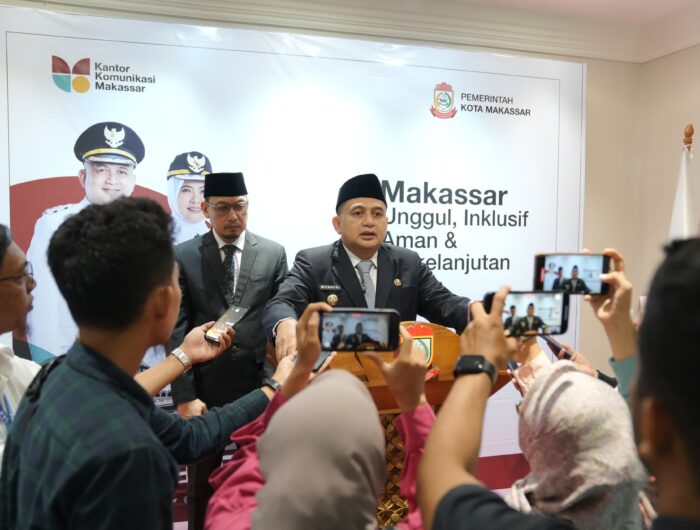 Sumber Foto : Humas Pemkot/Wali Kota Makassar, Munafri Arifuddin saat memberikan keterangan kepada awak media usai mengambil sumpah dan melantik sembilan pejabat tinggi pratama lingkup Pemerintah Kota Makassar. Selasa (9/9/2025).