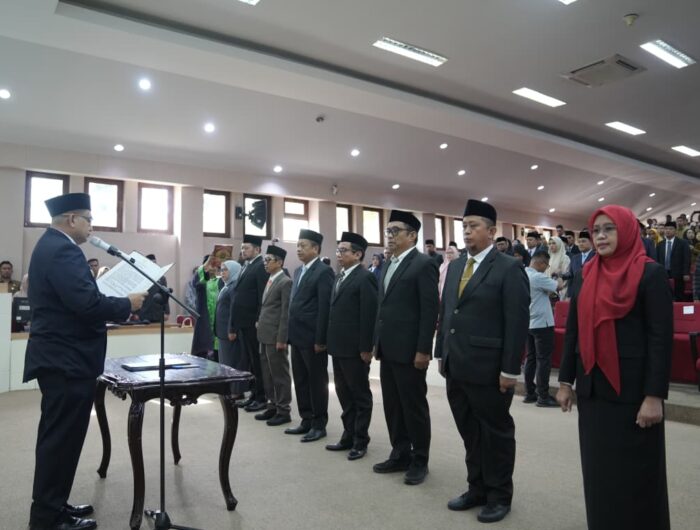 Sumber Foto : Humas Pemkot/Wali Kota Makassar, Munafri Arifuddin, mengambil sumpah dan melantik sembilan pejabat tinggi pratama lingkup Pemerintah Kota Makassar. Selasa (9/9/2025).