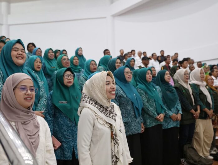 Sumber Foto : Humas Pemkot/para pengurus dan kader PKK mengikuti kegiatan Pembinaan Perilaku Hidup Bersih dan Sehat (PHBS) di Auditorium Gedung TP PKK, Rabu (10/9/2025).
