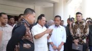 Sumber Foto: Humas PEmkot/Menteri Dalam Negeri Tito Karnavian berbincang dengan Gubernur Sulsel Andi Sudirman Sulaiman dan Wali Kota Makassar Munafri Arifuddin usai pengarahan bersama kepala daerah se-Sulsel di Makassar, Kamis (11/9/2025).