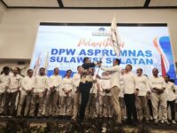 Sumber Foto : Tim Redaksi/Pelantikan Dewan Pengurus Wilayah (DPW) Asosiasi Pengembang Perumahan dan Permukiman Seluruh Indonesia (ASPRUMNAS) Sulawesi Selatan periode 2025–2030 di Hotel Claro Makassar, Sabtu (13/9/2025).