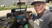 Sumber Foto/Humas Pemprov/Petugas sedang memindahkan pintu air BL3 (Bangunan Lakejo 3) ke lokasi BL2 (Bangunan Lakejo 2) di Daerah Irigasi Lakejo, Polman, Minggu (14/9/2025).