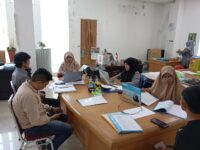 Sumber Foto : Humas Pemprov/Suasana pemberkasan penerima Beasiswa Pemprov Sulbar Tahun Anggaran 2025 yang dilaksanakan di ruang Bagian Kesejahteraan Rakyat (Kesra), Senin (15/9/2025).