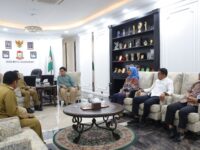 Sumber Foto : Humas Pemkot/Wali Kota Makassar, Munafri Arifuddin, bersama jajaran Pemerintah Kota saat menerima kunjungan Komisi Pemilihan Umum (KPU) Kota Makassar di Balai Kota, Selasa (16/9/2025).